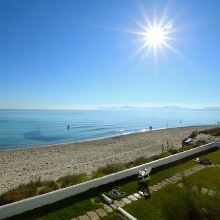 Con Jardin Cerca De La Playa * Muro