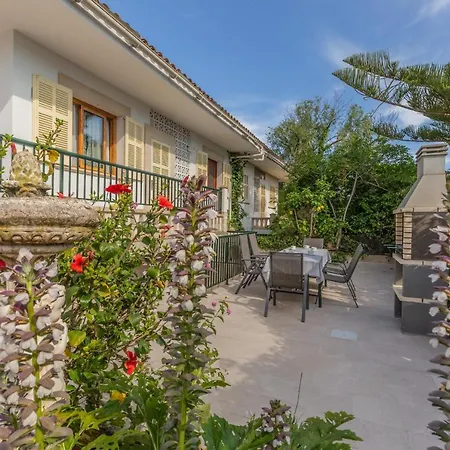 Con Jardin Cerca De La Playa Villa